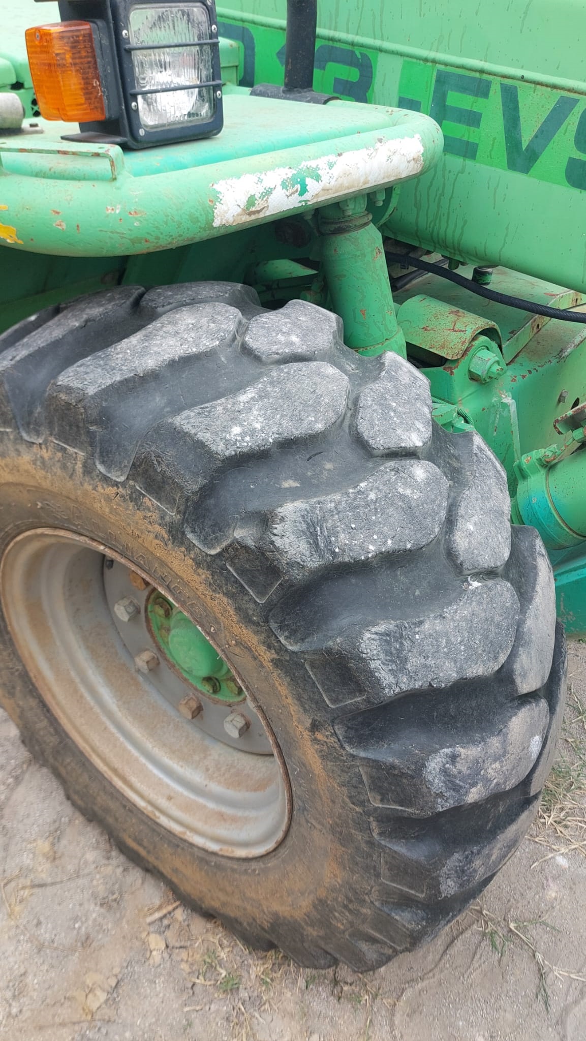 Merlo 30.13 fisso anno 1997 ore 7600