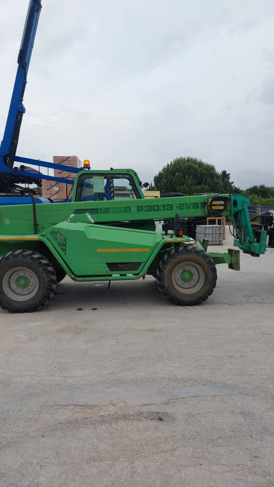 Merlo 30.13 fisso anno 1997 ore 7600