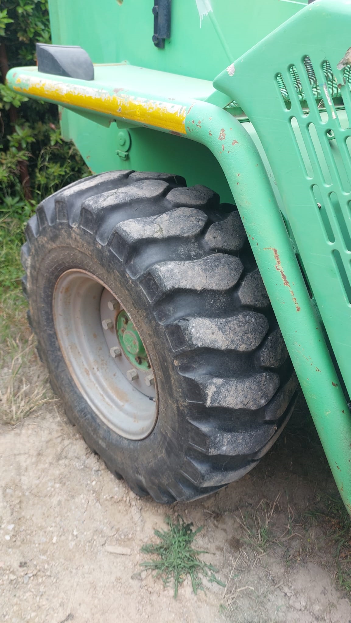 Merlo 30.13 fisso anno 1997 ore 7600